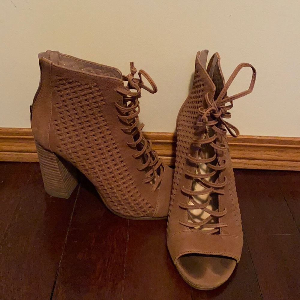 Vince Camuto sandals